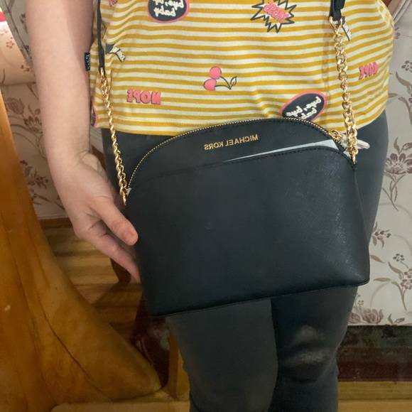 MK MEDIUM DOME CROSSBODY - Picture 7 of 7